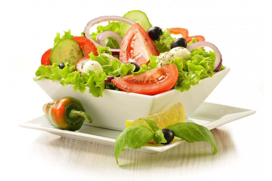 Во деновите на зеленчук од хемиска диета, можете да подготвите вкусни салати