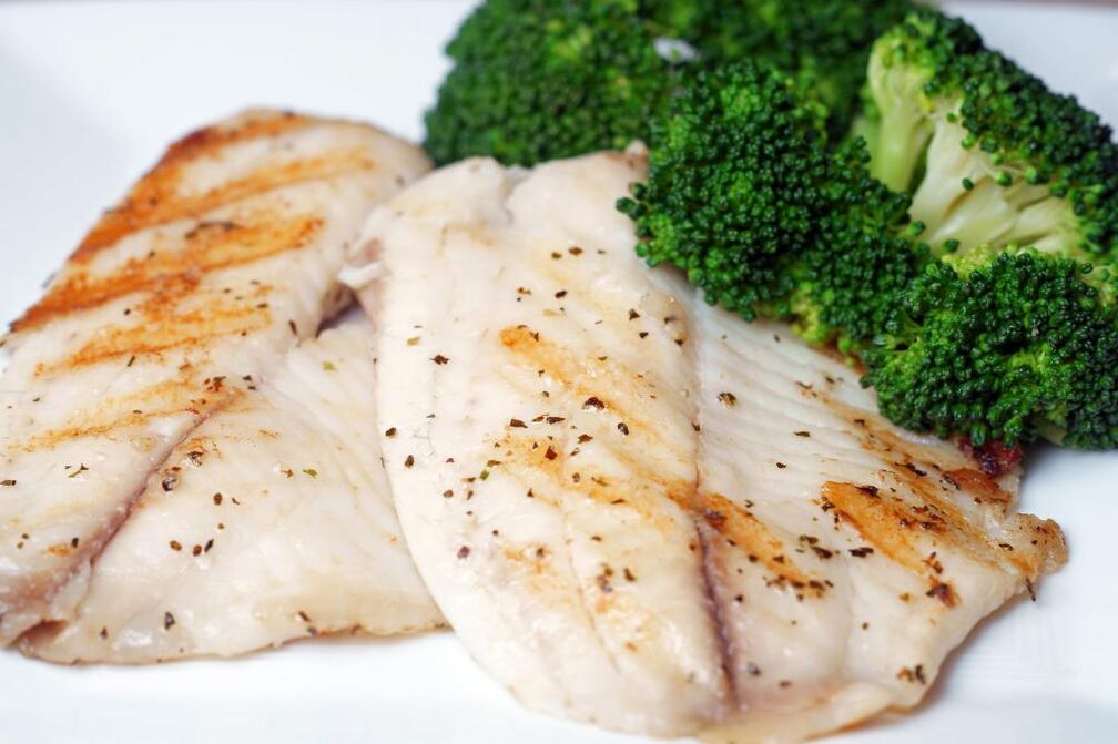 Печена или варена риба е обилно јадење на диеталното мени на Осама Хамди