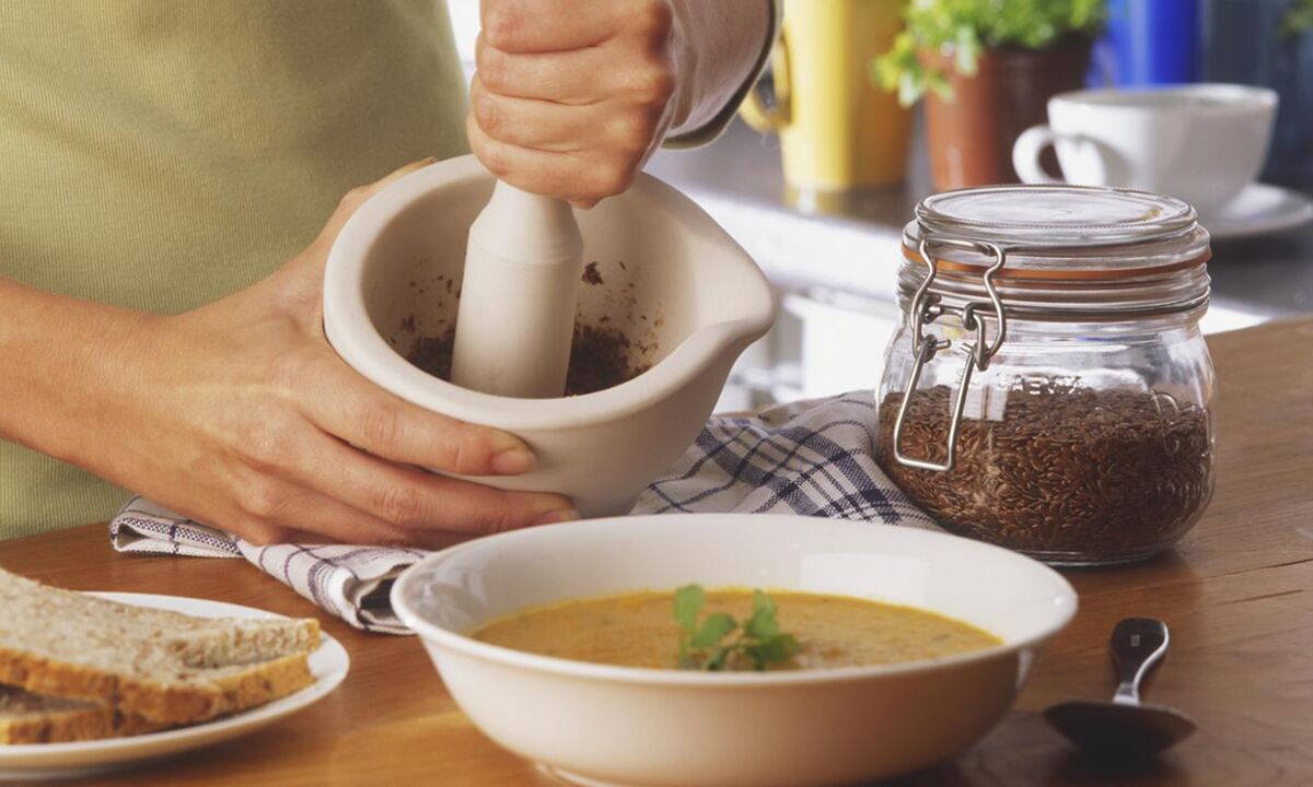 Додавање ленено семе во супа за добро функционирање на цревата
