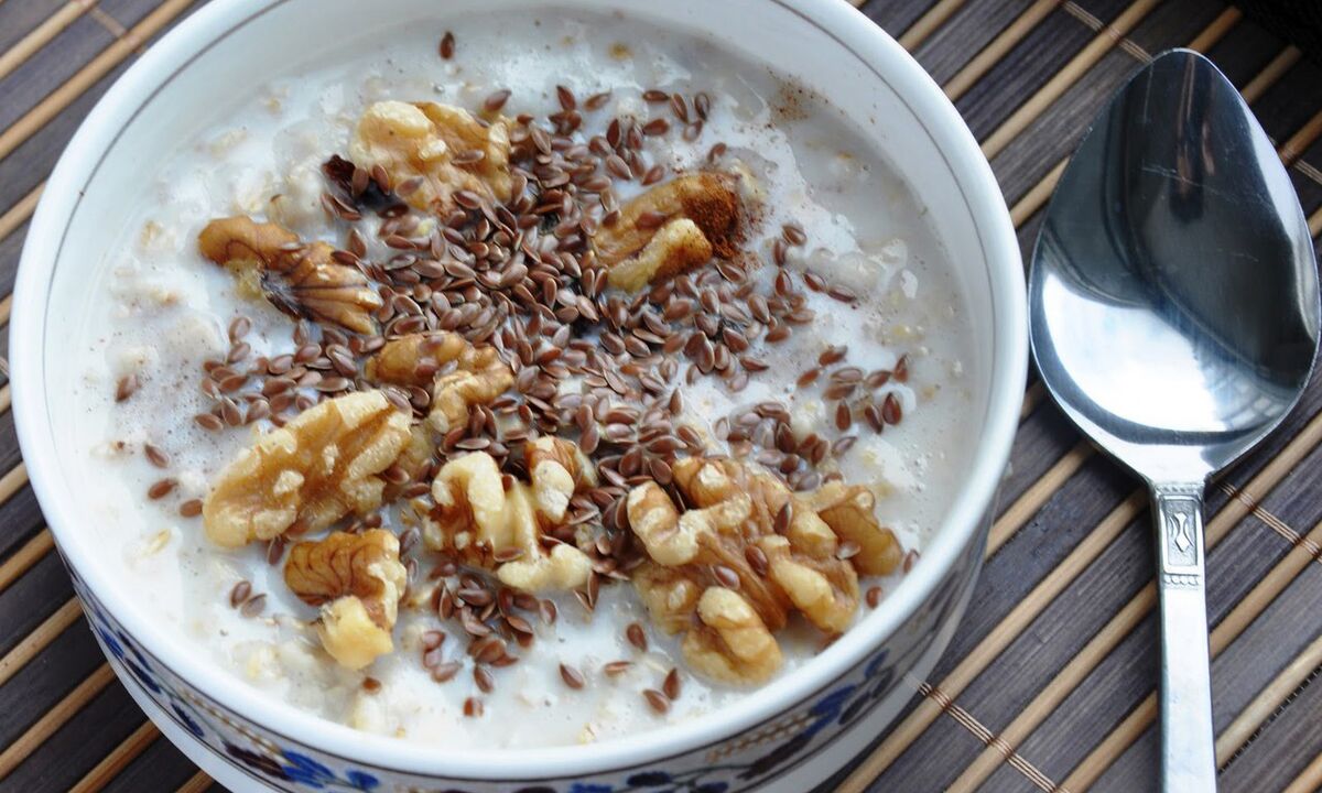 Каша од ленено семе со млеко - здрав појадок во исхраната на оние кои слабеат