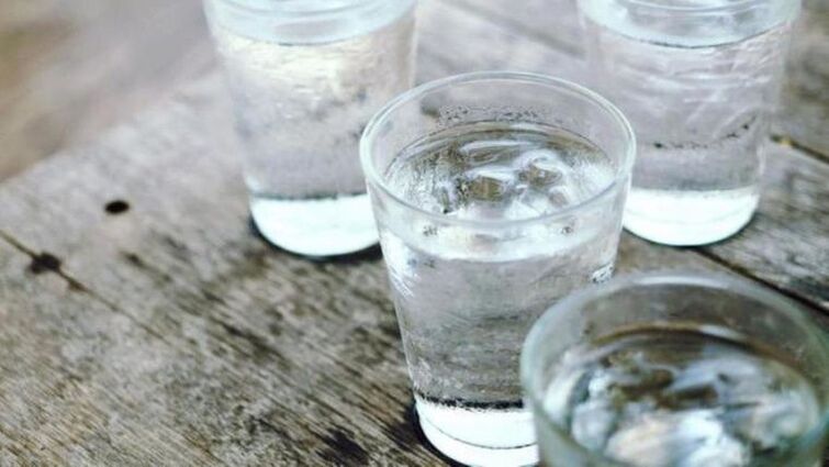 Кога користите диуретици за губење на тежината, треба да пиете многу вода. 